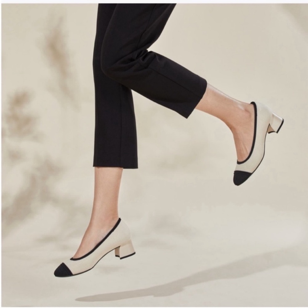 Vivaia Julie Pro Arch cap toe chunky block heels in ivory and black. Sz US 7.5